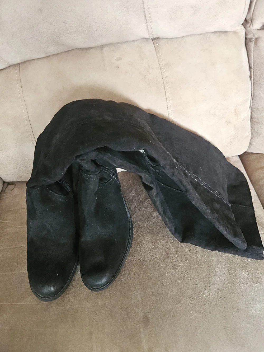 Never Worn. Classic Black Knee-High Heeled Boots - Women's Suede Style 8.5